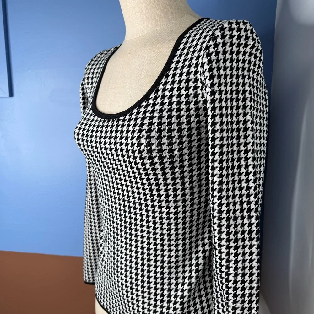 White House Black Market WHBM‎ Monochrome Houndstooth Scoop Neck Sweater XS